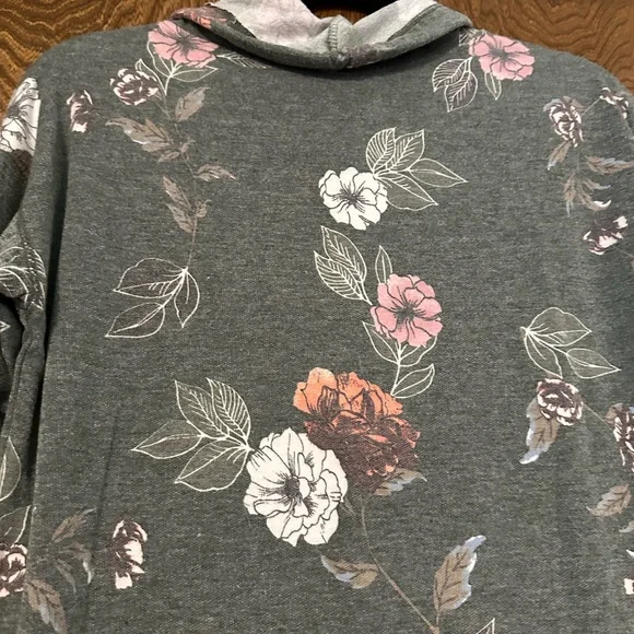 Maurice’s Green Floral Cowl Neck Sweatshirt - Picture 9 of 9